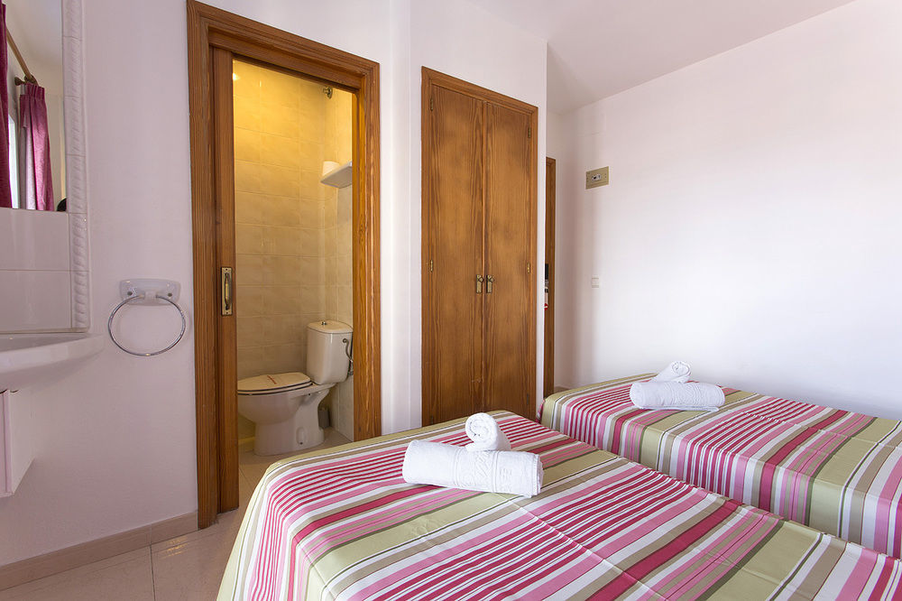 Hostal Ferrer San Antonio  Exterior photo