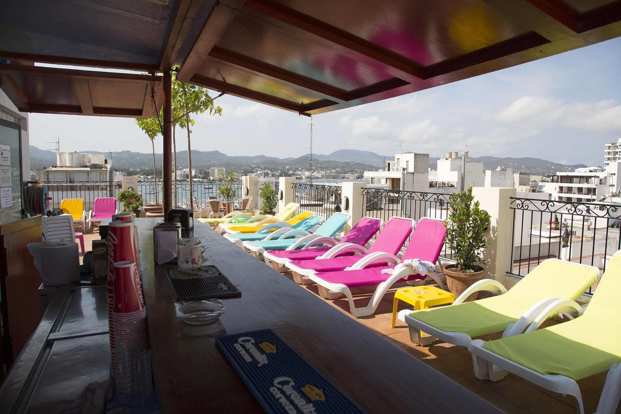 Hostal Ferrer San Antonio  Exterior photo
